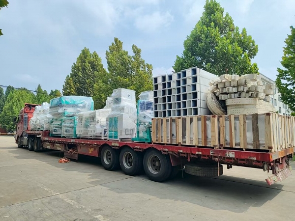 裝車發(fā)貨現(xiàn)場(chǎng)